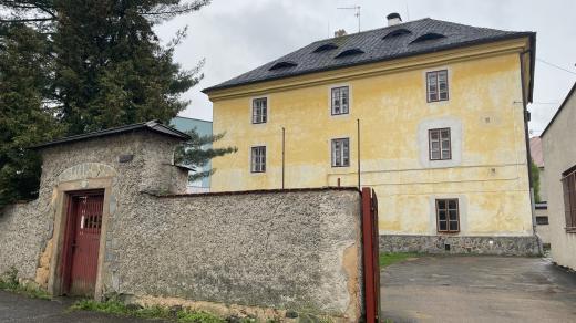 Dříve v těchto místech stával kostel sv. Petra a Pavla