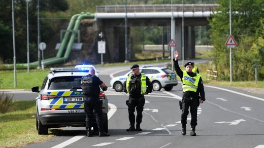 Policisté odklání dopravu kvůli nálezu nevybuchlé pumy