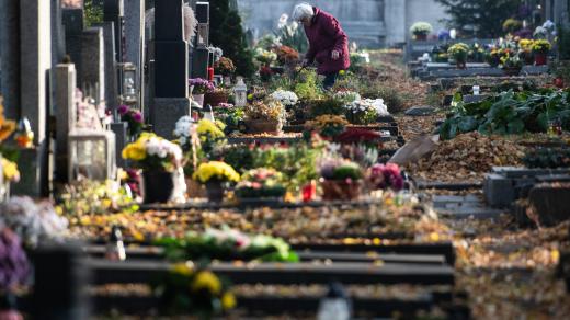 Dušičky, hřbitov, ilustrační foto