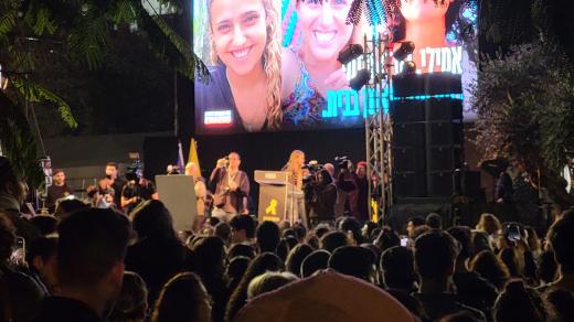 Teroristické hnutí Hamás propustilo první tři rukojmí v rámci druhého příměří