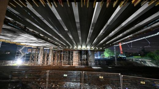 Stavba rozšíření dálnice D1 mezi 194. a 196. kilometrem