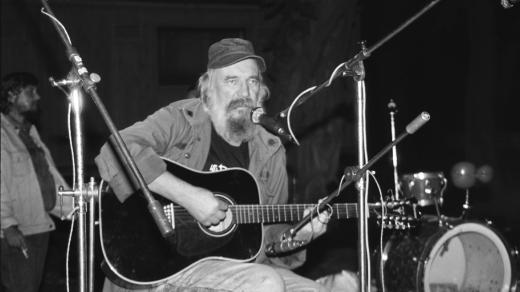 Zpěvák, skladatel a trampský písničkář Jiří Wabi Ryvola