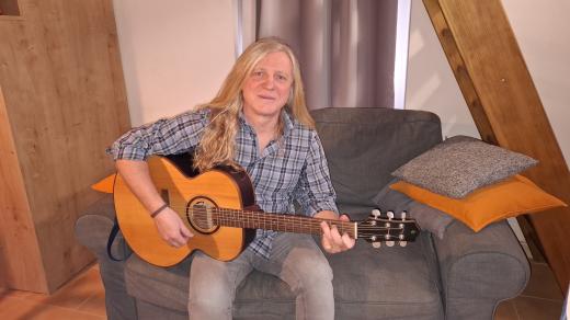 Jirka Řehulka se svou kytarou