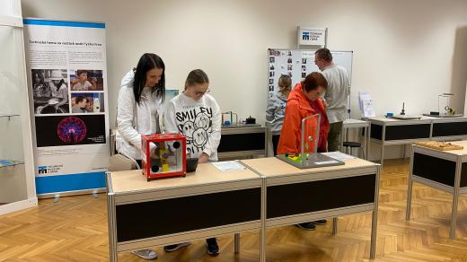 Na výstavě Technická herna na cestách aneb fyzika hrou