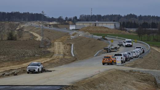 Stavba obchvatu Lišova a Štěpánovic na Českobudějovicku