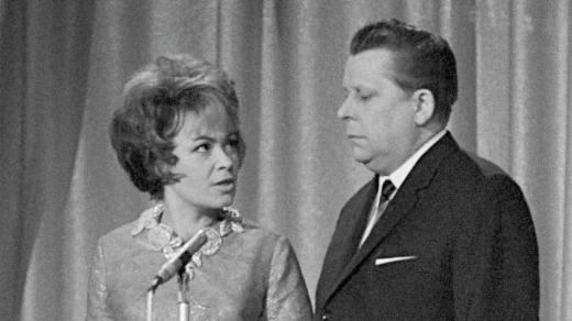 Jiřina Bohdalová a Vladimír Dvořák při natáčení silvestrovského programu