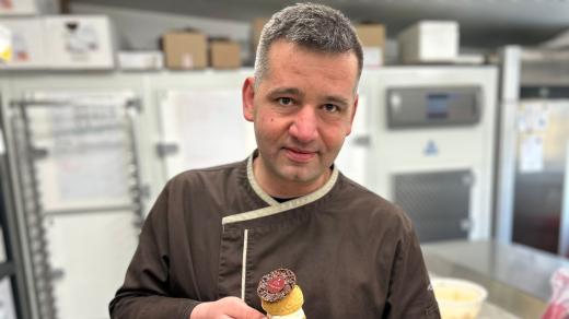 Cukrář Stanislav Piják žije a pracuje v Belgii už dvacet let