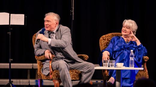 Petr Kostka a Carmen Mayerová jako modrá víla