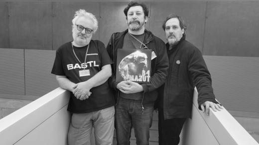 Josef Jindrák za label Polí5, Tomáš Procházka za kapelu B4 a David Pomahač v ArtCafé