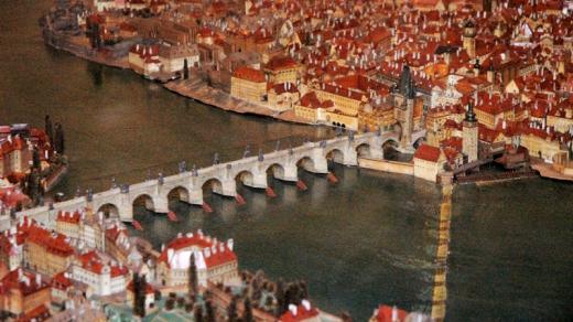 Langweilův model Prahy - po rekonstrukci vitríny a osvětlení modelu