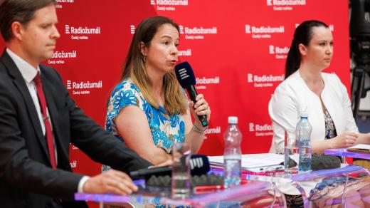 Ondřej Dostál, právník a europoslanec (Stačilo!), Michaela Šebelová, fyzioterapeutka a poslankyně (STAN) a Iveta Štefanová, lékařka, poslankyně (SPD)