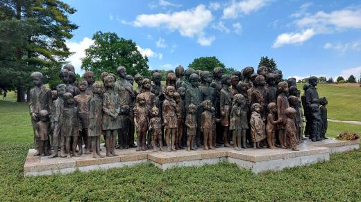 82 lidických dětí zavražděných plynem nacisty v roce 1942