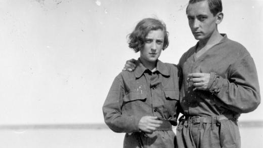 Anna-Eva Bergman and Hans Hartung, Leucate, France (1929) | Gelatin silver print   24 × 18 cm