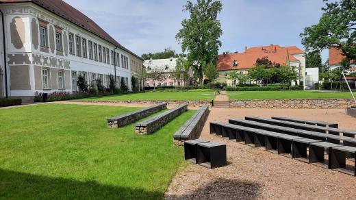 Piaristické zahrady v Příboře jsou oázou klidu v centru města