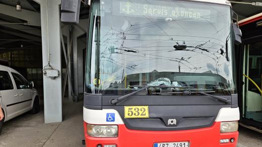 Autobus vypůjčený z Plzně