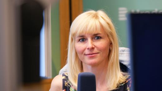 Martina Poršová ve studiu Českého rozhlasu Hradec Králové