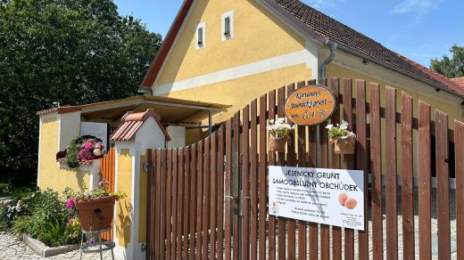 Samoobslužný obchůdek Moniky Kortánové