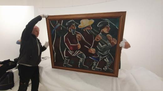 Kurátoři v Alšově jihočeské galerii vybalují obrazy ruských avantgardních umělců z počátku 20. století