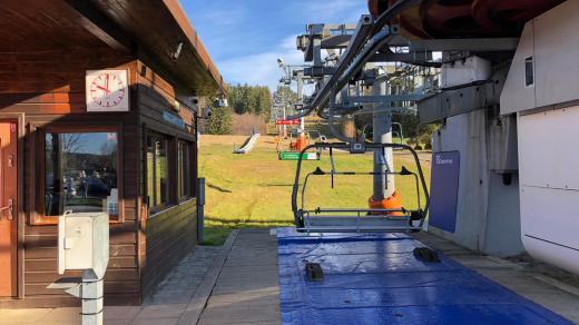 Přípravy skiareálů v nejistotě