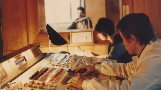 Zprava: Igor Froněk, Marie Frisová Kučerová a Jiří Dostál