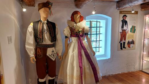 Výstava Hanácký lidový oděv aneb Blaťácký kroj v proměnách času