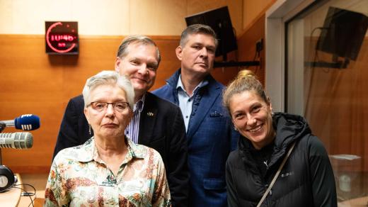 Božena Kremláčková (Levice), Pavel Petrásek (Volt Česko), Karel Beran (Motoristé sobě) a Eva Decroix (SPOLU - ODS, KDU-ČSL, TOP 09)