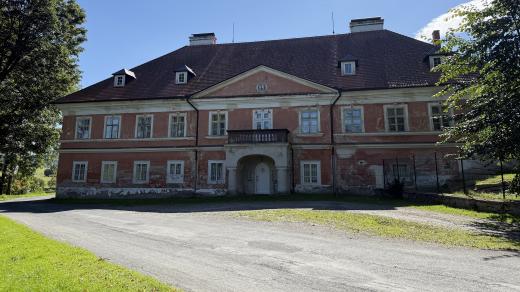 Zámek v Kundraticích patří mezi ty zachovalejší