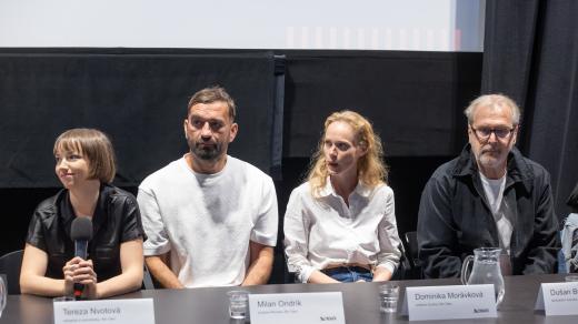Tereza Nvotová a protagonisté filmu Otec na tiskové konferenci, festival Cinematik