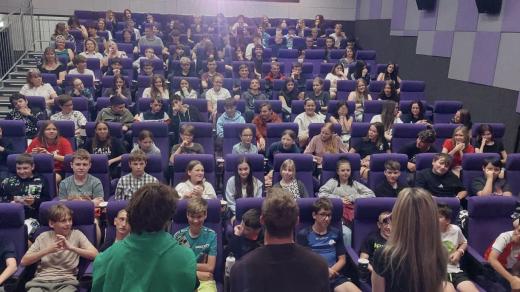 Promítání ve školách