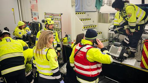 Pražská záchranná služba využívá už několik let unikátní vozidlo Golem, ve kterém má dostatečné zázemí na velké a náročné služby