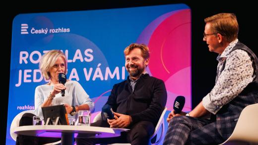 Alena Zárybnická, Petr Lněnička a moderátor Aleš Cibulka
