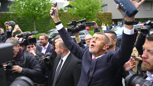 Andrej Babiš přichází do volebního štábu hnutí ANO, 4. 10. 2025