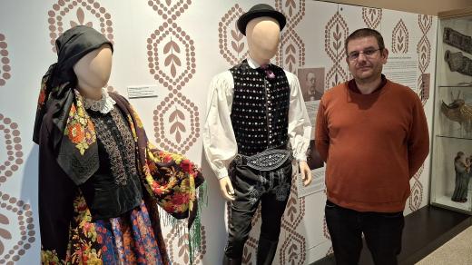 Etnograf Jan Šimánek v expozici Jihočeského muzea