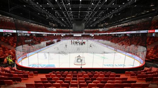 Hokejisté Dukly Jihlava už v nové aréně absolvovali první trénink