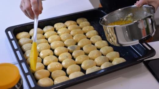 V neděli se dozvíte, jak se připravují  speciální buchtičky s makovou náplní