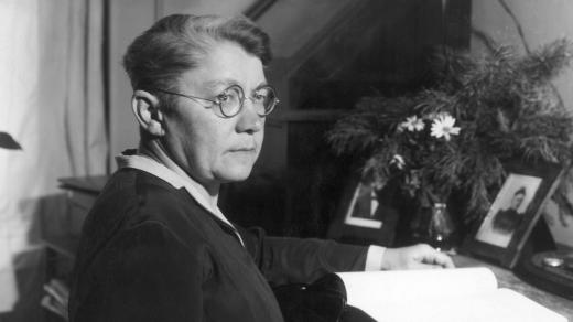 MUDr. Anna Honzáková (1875–1940) na snímku ze začátku 30. let 20. století