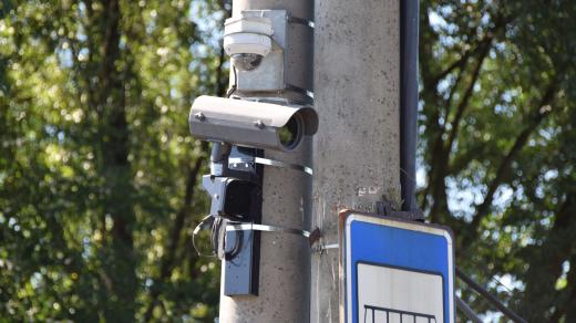 Kamera zkušebního systému detekce přestupků na přejezdu v Polance nad Odrou