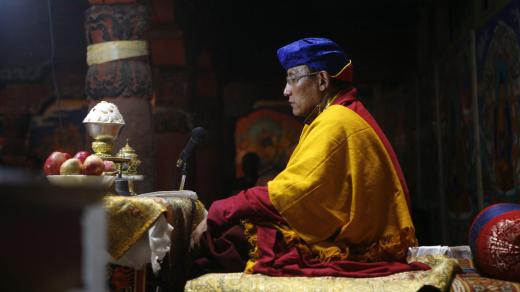 Gyalwang Drukpa během modlitebního obřadu