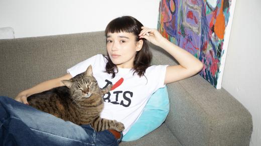 Nejčastěji Viktorie nosí široké džíny a klučičí trička