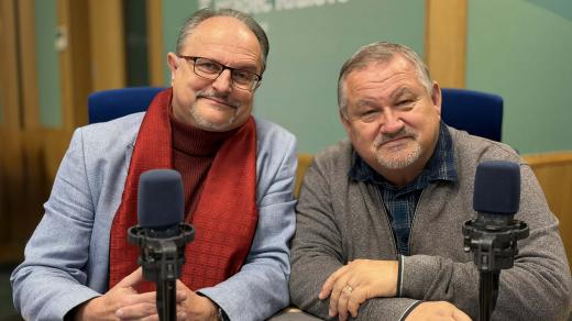 Pavel Mészáros a Jiří Werich Petrášek ve studiu Českého rozhlasu Hradec Králové