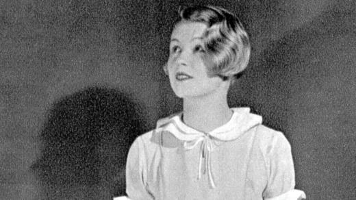 Nataša Gollová v roce 1933 před nástupem do angažmá v olomouckém divadle