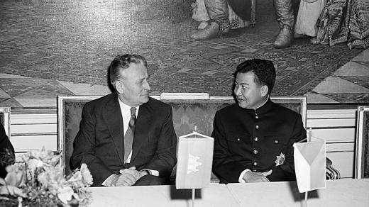 Prezident Antonín Novotný a kambodžský princ Norodom Sihanuk 21. listopadu 1960 na Pražském hradě
