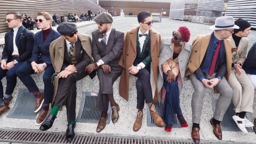 Populismus, ironie a kult těla: jaké trendy hýbou módou 2018 podle Jany Máchalové?