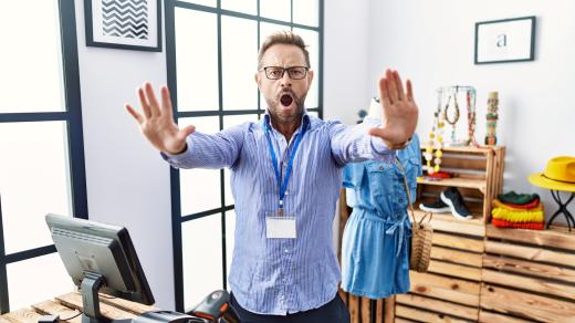 Naštvaný prodavač