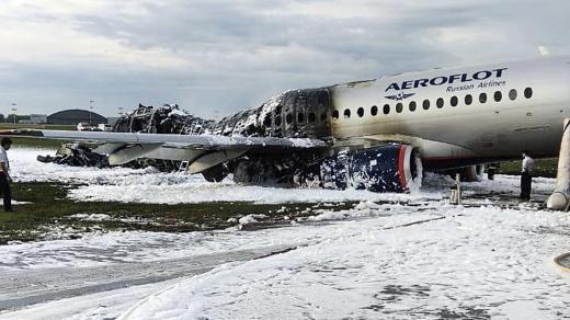 Ruské letadlo Suchoj Superjet-100 po požáru
