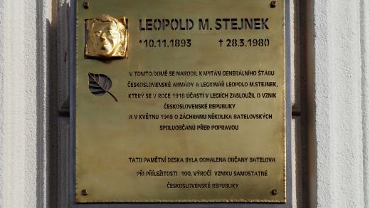 Pamětní deska věnovaná Leopoldu Stejnkovi