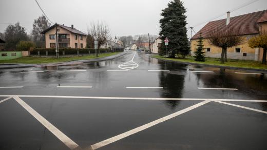 Nová silnice v Luženičkách