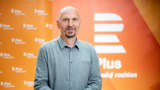 Petr Hartman, moderátor a komentátor Českého rozhlasu Plus