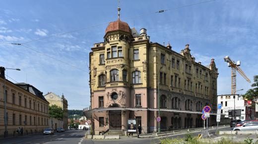 Býval tu Klárův ústav slepců, Dům kultury těla s první saunou v Praze i Obvodní státní zastupitelství pro Prahu 1 a Prahu 7