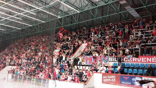 Radující se fanoušky HC Olomouc